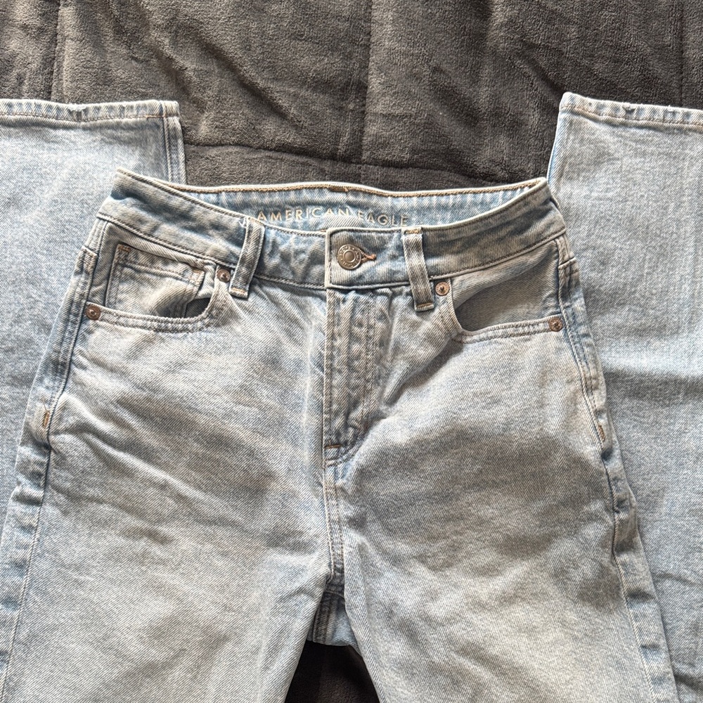 American Eagle Outfitters Light Blue strigid Jeans